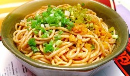 西安美食爆料热干面视频,传统美食新演绎